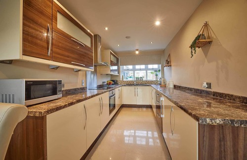 Seaton Carew House | Discover Host & Stay: Pet-Friendly Stonehaven Retreat