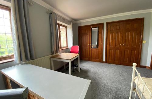 Walton Apartment | Top-Rated 1-Bed Maisonette in Milton Keynes for Families