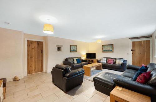 Litton House | Experience Comfort at The Barn - Upper Farm, 4-Star Retreat