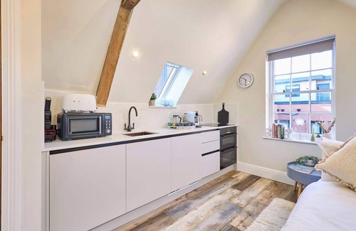 Pontrilas Apartment | Host & Stay | Vinegar Loft