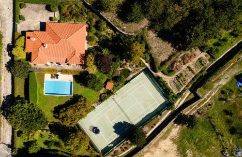 Arcos de Valdevez House | Host Wise - Countryside Escape with Pool and Tennis Court