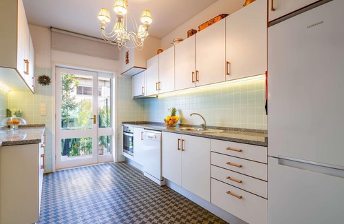 Lordelo do Ouro e Massarelos House | Host Wise - Art & Garden House with Spa and Pet Friendly