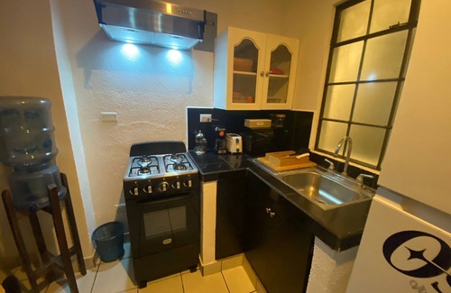 Zona 13 Hostel | Discover Comfort at Hostal 17-52 with Spa & Restaurant