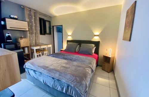 Le Tampon Apartment | Discover Comfort at Hostal 170: Rated 9/10 & Child-Friendly