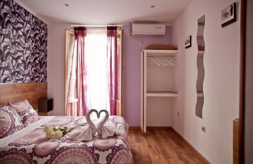 Malasana House | Family-Friendly Retreat at Hostal Abel Victoriano