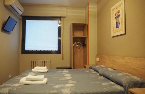 Ermitagana House | Budget-Friendly Stay at Hostal Acella with Family Amenities