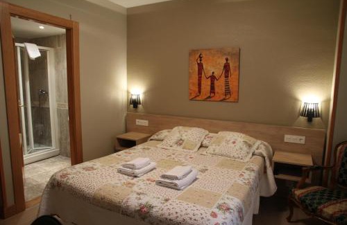 Ermitagana House | Budget-Friendly Stay at Hostal Acella with Family Amenities
