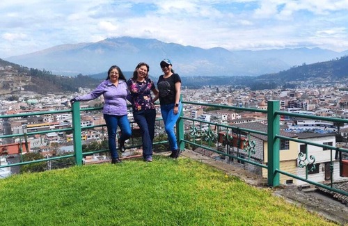 Otavalo Apartment | Family-Friendly Hostal Acogedor with City Views
