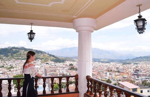 Otavalo Apartment | Family-Friendly Hostal Acogedor with City Views