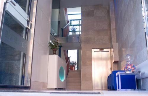 Burgos House | Family-Friendly Stay at Hostal Acuarela - Pet & Wheelchair Access