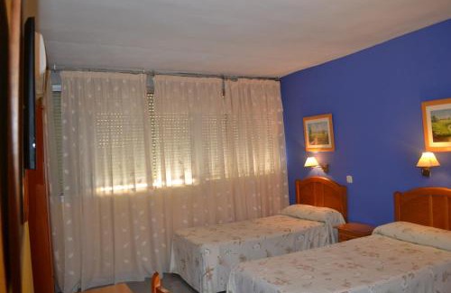 Distrito Centro-Casco-Antiguo House | Budget-Friendly Stay at Hostal Al-Qazeres with Breakfast