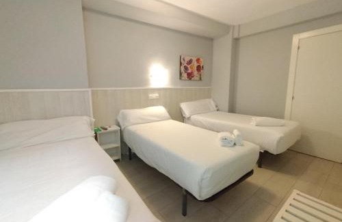 Oeste House | Family-Friendly Hostal Albero by gaiarooms Awaits You