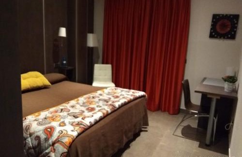 Alcala del Jucar House | Guest Rated Hostal Alcalá Del Jucar: Family-Friendly Stay