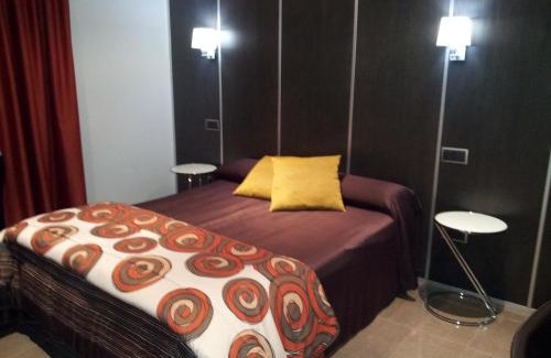Alcala del Jucar House | Guest Rated Hostal Alcalá Del Jucar: Family-Friendly Stay