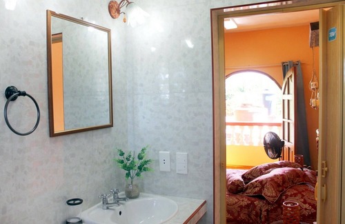 La Boca House | Family-Friendly Hostal Alex near Playa La Boca