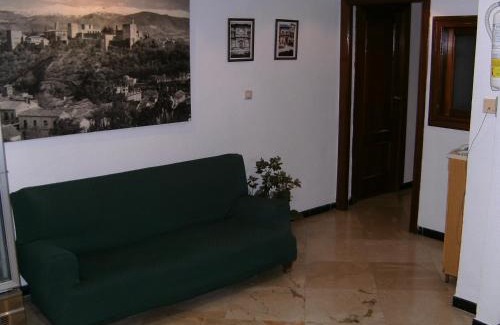 Camino de Ronda House | Budget-Friendly Hostal Alicante: Family-Friendly Amenities