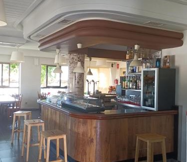 Villadangos del Paramo Hotel | Comfortable Hostal Alto Páramo: Family-Friendly Stay