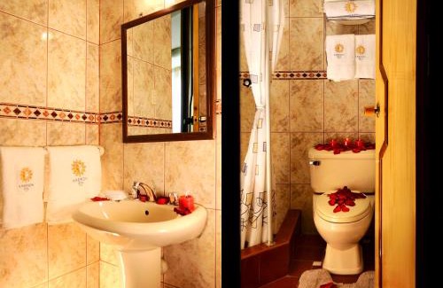 Juliaca House | Budget-Friendly Hostal Ameron with Hot Tub & Breakfast