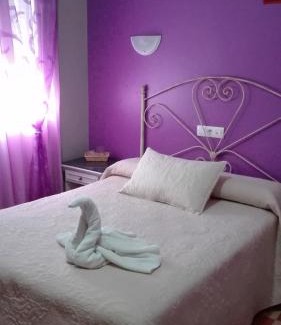 Arcos de la Frontera House | Cozy Hostal Andalucia: Pet and Child-Friendly Retreat