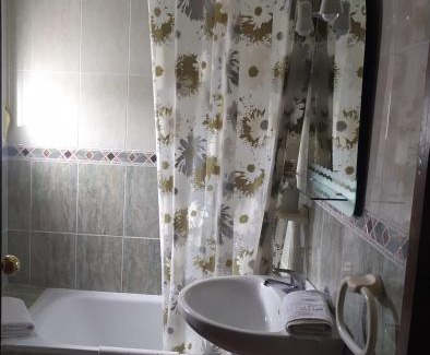 Arcos de la Frontera House | Cozy Hostal Andalucia: Pet and Child-Friendly Retreat