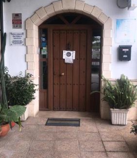Arcos de la Frontera House | Cozy Hostal Andalucia: Pet and Child-Friendly Retreat