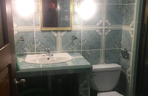Puerto Esperanza House | Budget-Friendly Hostal Arecely with Spa and Breakfast