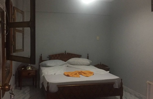 Puerto Esperanza House | Budget-Friendly Hostal Arecely with Spa and Breakfast