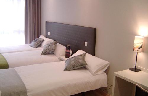 La Nova Esquerra de l'Eixample House | Guest Rated Hostal Aslyp 114: Family-Friendly & Accessible