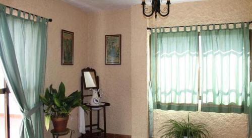 Minas de Riotinto House | Budget-Friendly Hostal Atalaya with Family Amenities
