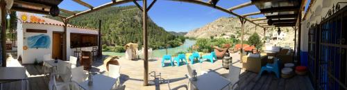 Tolosa House | Pet-Friendly Retreat at Hostal Avenjúcar with Breakfast