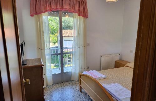 Entrimo House | Budget-Friendly Hostal Barcelona: Pet & Child Friendly Stay