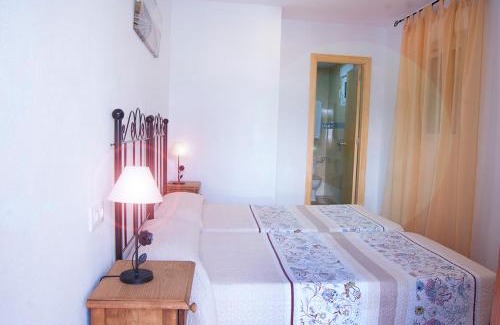 San Ambrosio House | Budget-Friendly Hostal Batato with Family Amenities