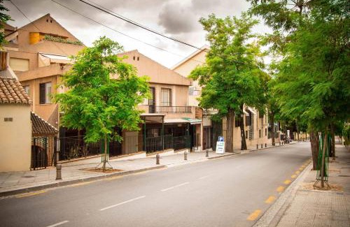 Genil House | Budget-Friendly Stay at Hostal Bocanegra with Breakfast