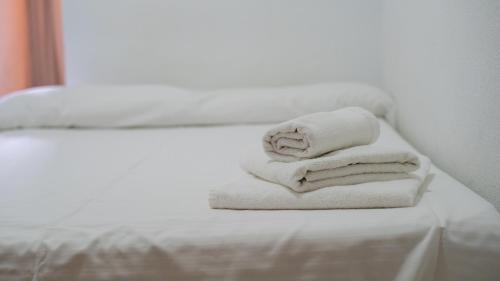 Genil House | Budget-Friendly Stay at Hostal Bocanegra with Breakfast