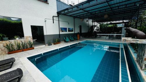 Yopal House | Pet-Friendly Hostal Bon Hábitat with Pool & Hot Tub Access