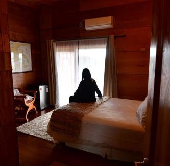 Castro House | Charming Hostal Boutique Los Arrayanes with Family-Friendly Amenities