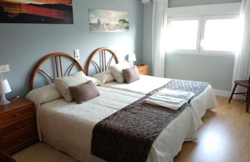 San Cibrao House | Cozy Hostal Buenavista: Oceanfront Stay with Breakfast