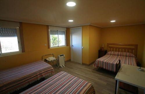 La Serna del Monte Bed & Breakfast | Pet-Friendly Retreat at Hostal Buitrago for Families