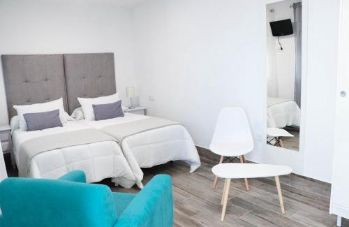 San Jose de La Rinconada House | Budget-Friendly Hostal Castillo: Family & Accessible Comfort
