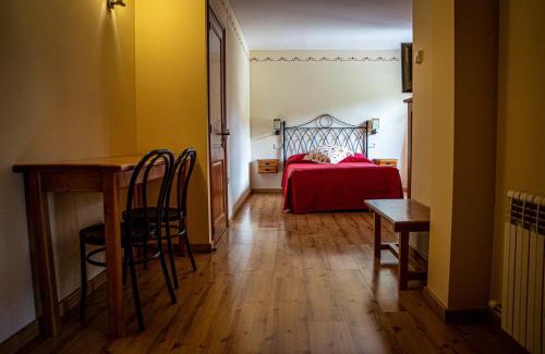 Gosol Hotel | Comfortable Hostal Cal Franciscó: Pet Friendly & Family Welcoming
