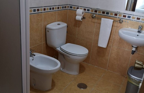 La Coruna House | Budget-Friendly Hostal Carbonara: Spa & Breakfast Included