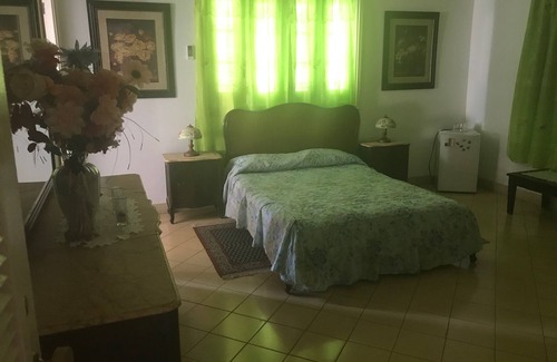 El Vedado House | Relax at Hostal Casa Conchita with Ocean Views & Spa