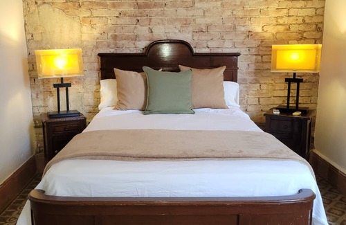 Cienfuegos House | Relaxing Retreat at Hostal Casa Guama with Spa & Dining