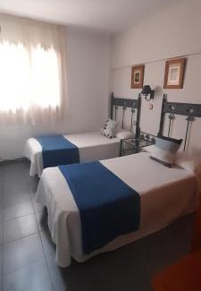 Castejon de Sos House | Budget-Friendly Stay at Hostal Casa Juan with Pool Access