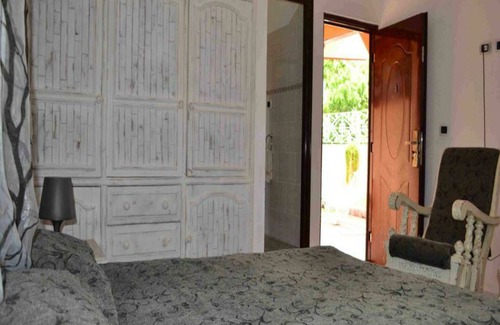 Cienfuegos House | Discover Hostal Casa Las Palmas with Spa & Family Comfort