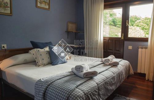 Los Tojos Hotel | Cozy Hostal Casa Lucas: Pet-Friendly Stay with Breakfast
