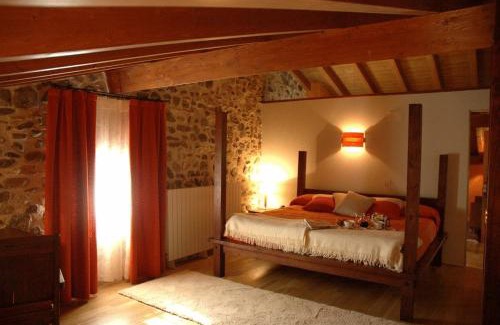 Ezcaray House | Discover Hostal Casa Masip: Family-Friendly & Rated 9/10
