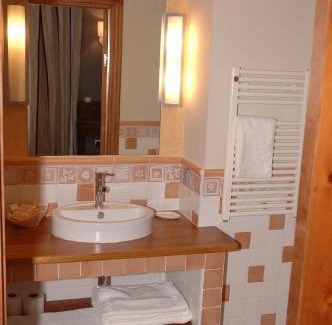 Ezcaray House | Discover Hostal Casa Masip: Family-Friendly & Rated 9/10