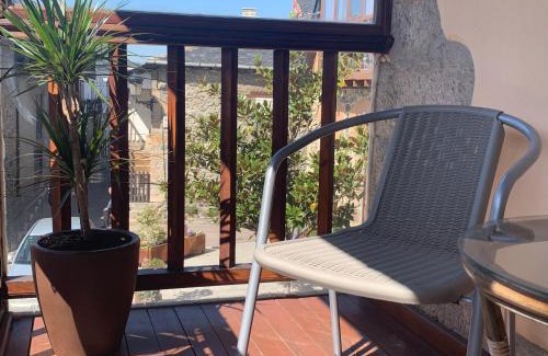 Molinaseca House | Pet-Friendly Hostal Casa San Nicolas with High Guest Ratings