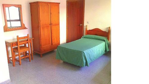 El Ejido House | Comfortable Stay at Hostal Centro Ejido with Family Dining